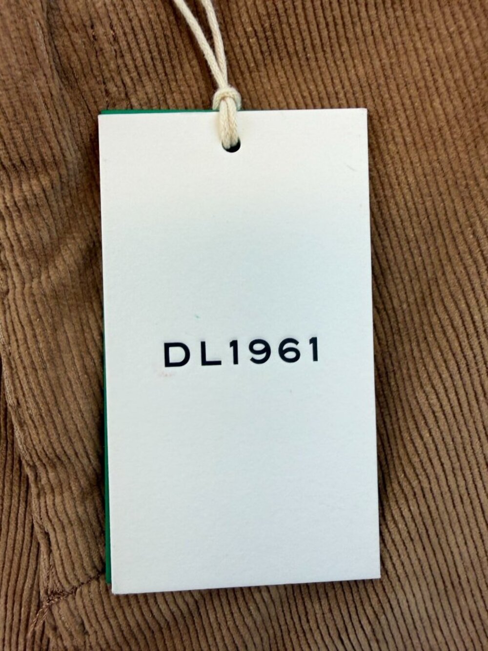 NWT DL1961 Bridget Corduroy Boot High Rise cropped Instasculpt Size 28 Teddy Tau - Picture 8 of 15